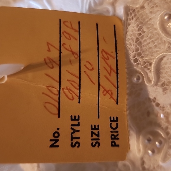 Int. Ladies Garment Workers Union Vtg. Victorian Wedding gown sold as is - Picture 9 of 10